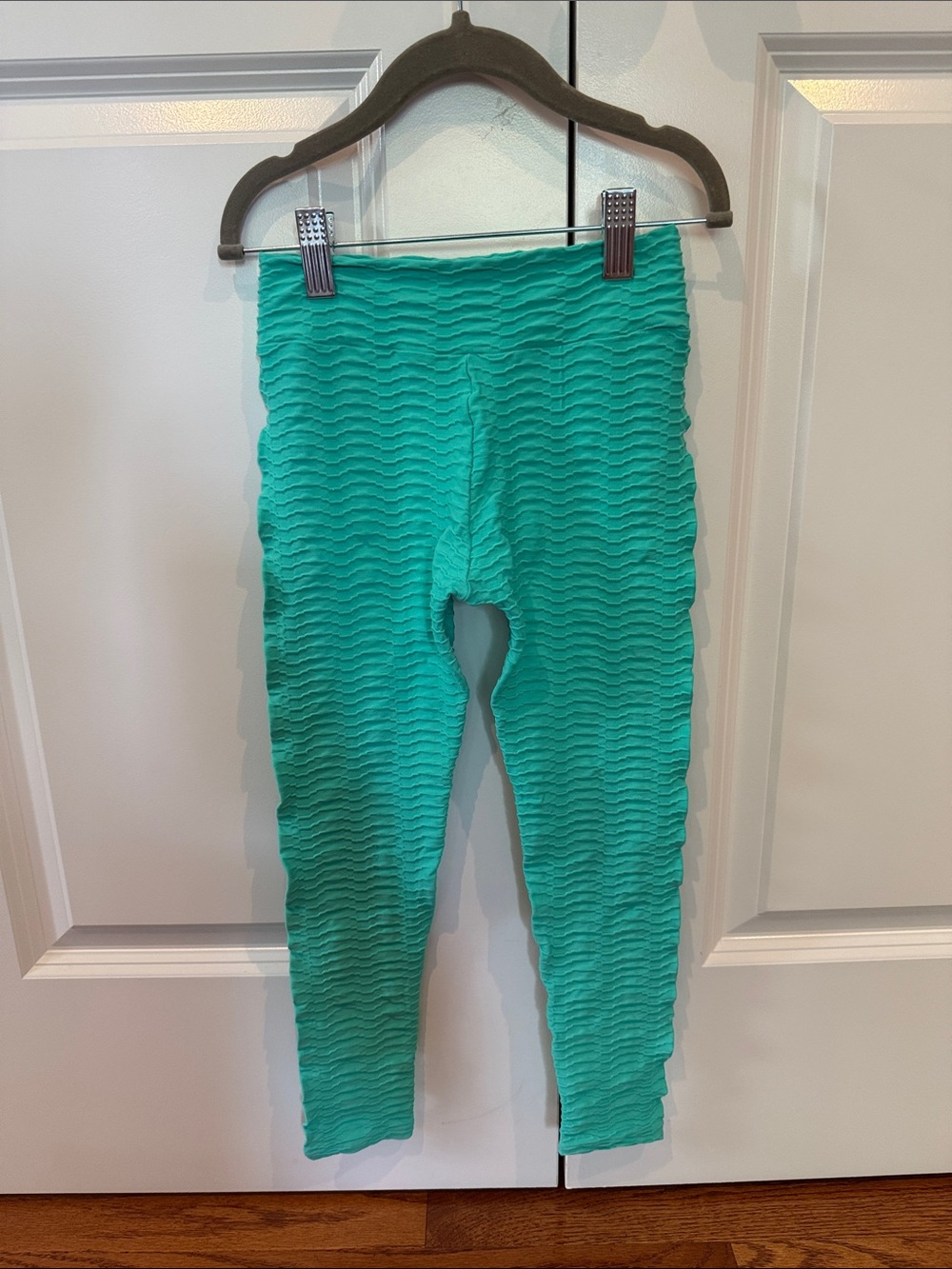 Booty by Brabants Kids Textured Leggings in Teal size 8-12